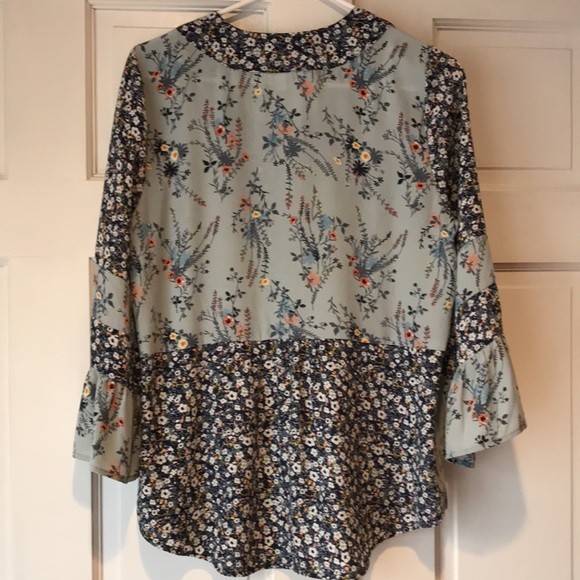 DR2 Mixed Pattern Blouse - Picture 4 of 6